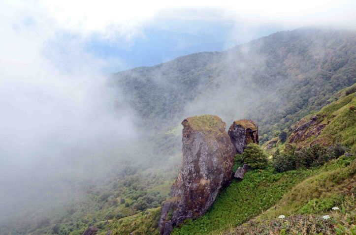 Pha-Ngam Noi rock out crop